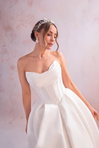 April Banbury Style #ABC1010 #3 thumbnail